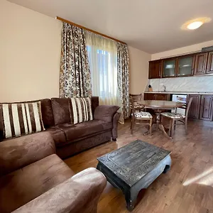 Private Next To Bellevue Daire